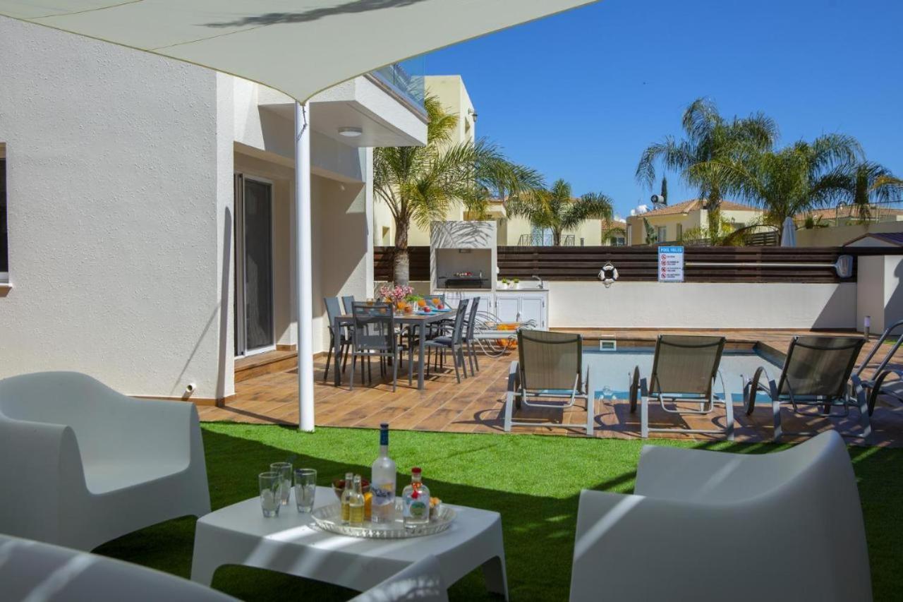Tsokkos Family Villa - Pool Garden 2' Walk To Beach Protaras Esterno foto