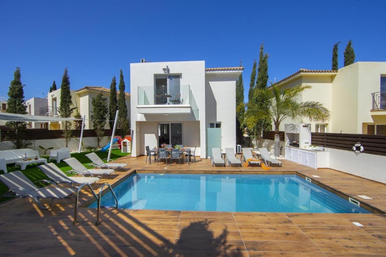 Tsokkos Family Villa - Pool Garden 2' Walk To Beach Protaras Esterno foto