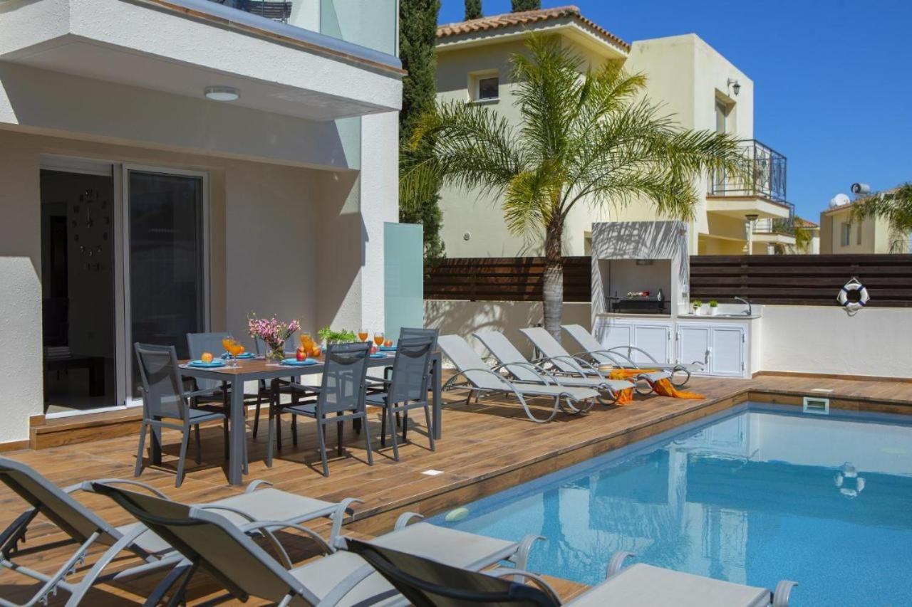 Tsokkos Family Villa - Pool Garden 2' Walk To Beach Protaras Esterno foto